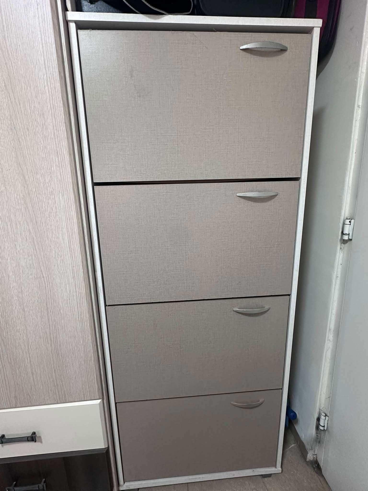 ארון בגדים מנגר פרטי 2.4 מטר