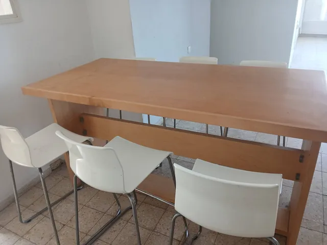 שולחן אוכל/בר מעץ מלא עם 6 כיסאות בר