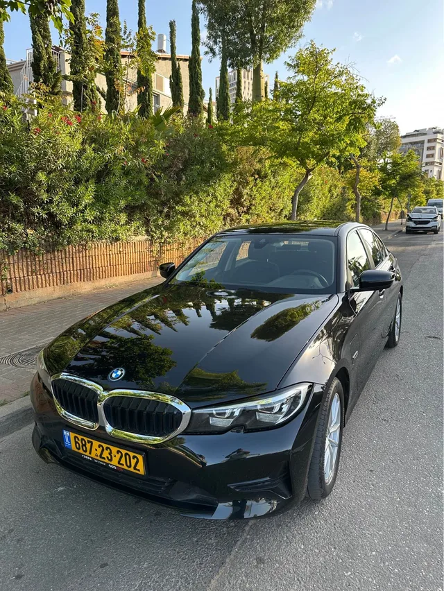 ב.מ.וו 330e 2022, תמונה 2
