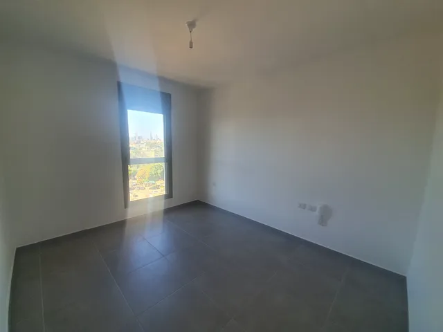 5 חדרים בעזרא והארגזים, תמונה 3